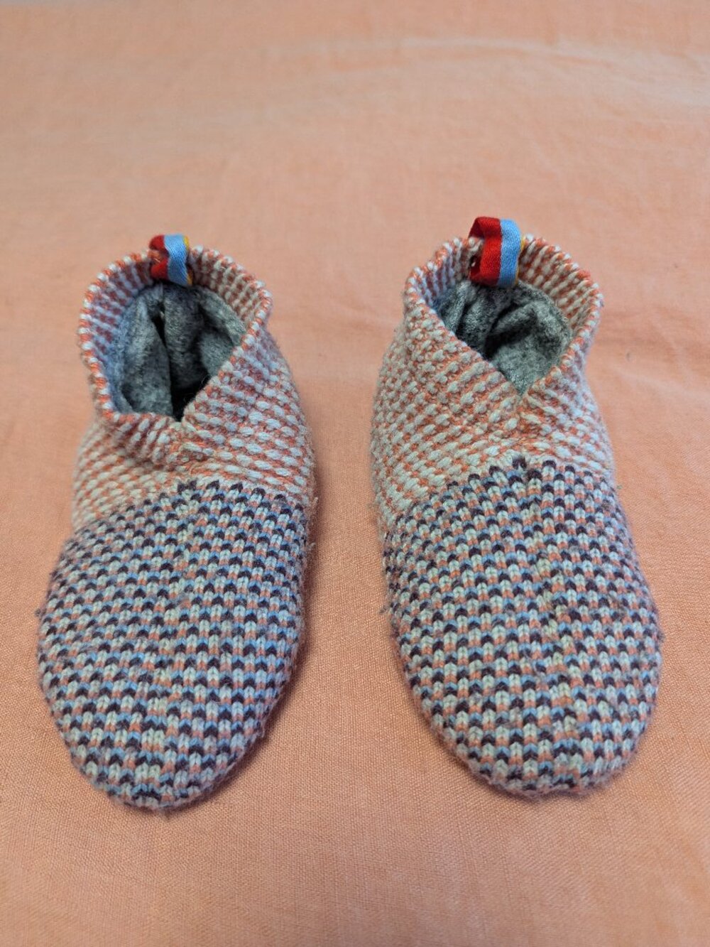 Bombas Toddler Gripper Slippers Size 8-10